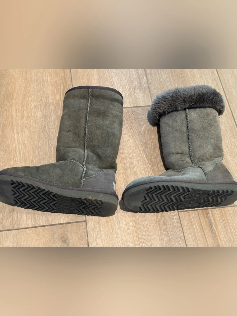Women’s UGG Gray Suede Shearling Boots